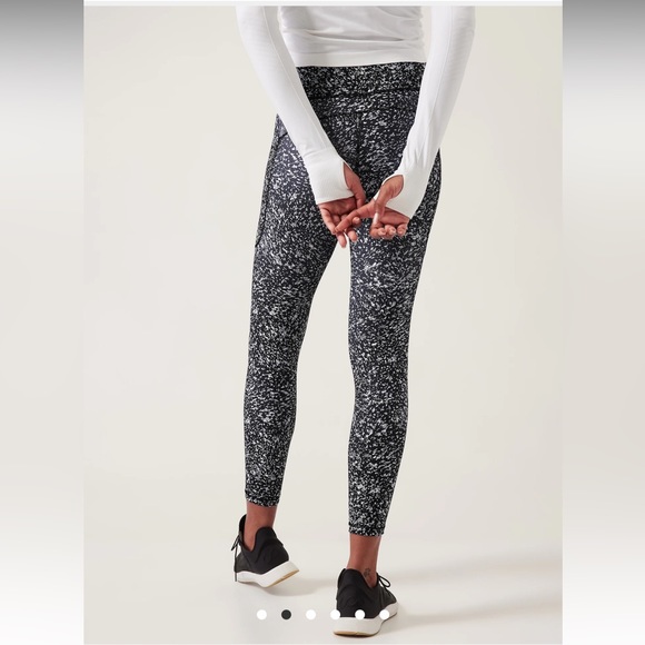 Athleta Leggings Ultimate Stash 7/8 - Picture 4 of 5